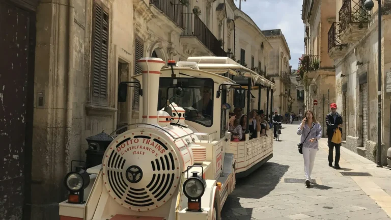 Lecce Tourist Train: Route, Timetable, Tickets and Where It Starts (2026)